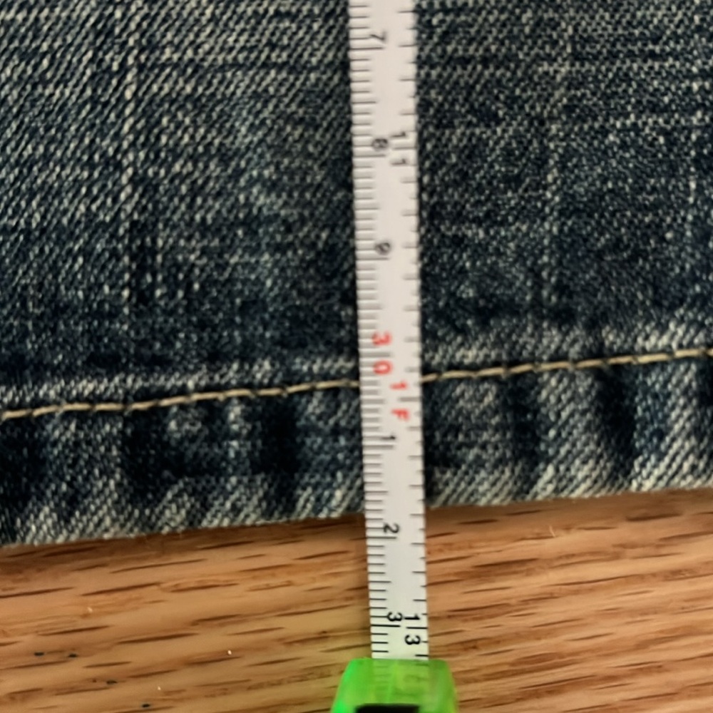 Guess Denim Skirt length about 12.5 inches - Picture 8 of 10